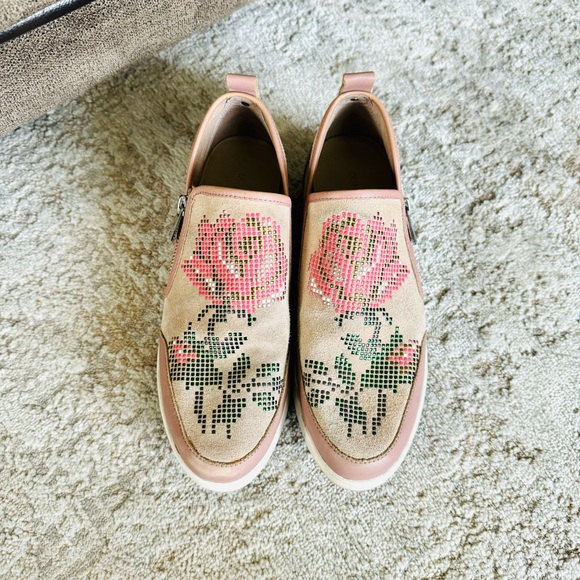 Donald J Pliner Mylasp Slip-on pink tan floral print zip side sneaker woman’s 7 - Picture 1 of 9
